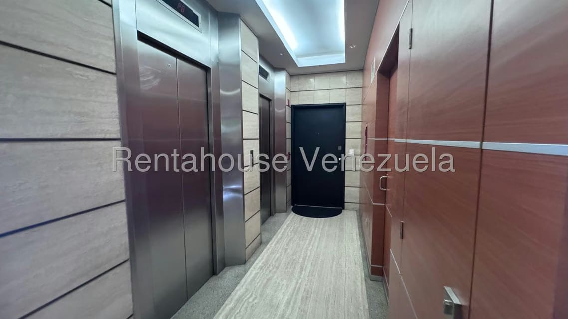 Apartamento (1 Nivel) en Alquiler en Campo Alegre, Distrito Metropolitano - 57
