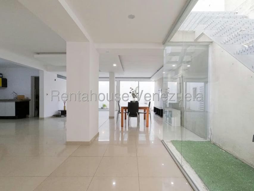 Casa (1 Nivel) en Venta en Ciudad Roca, Lara - 3
