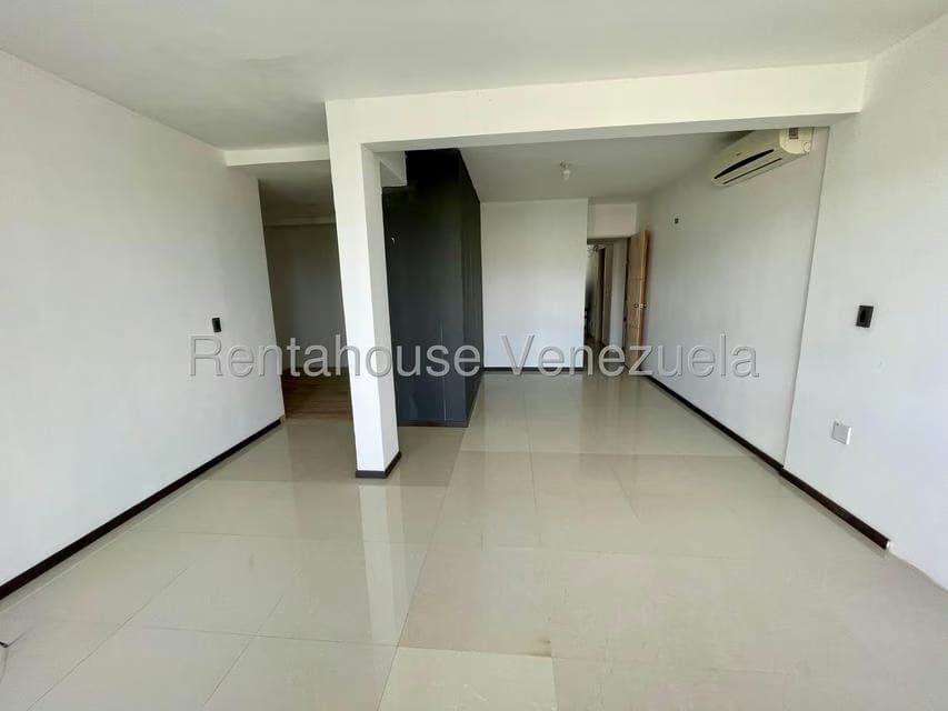 Casa (1 Nivel) en Venta en Ciudad Roca, Lara - 37