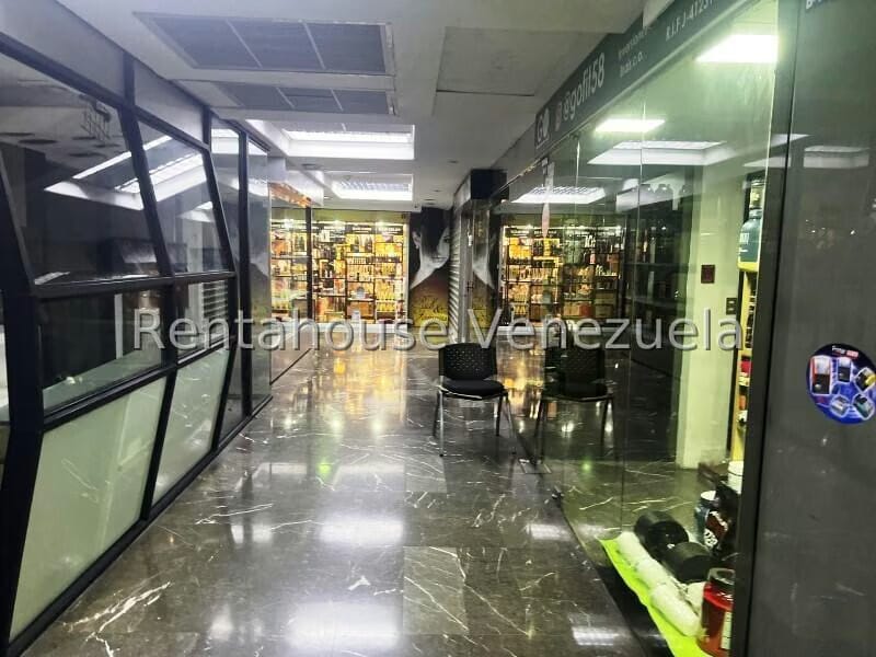 Comercial (Local Comercial) en Alquiler en Prados del Este, Distrito Metropolitano - 8