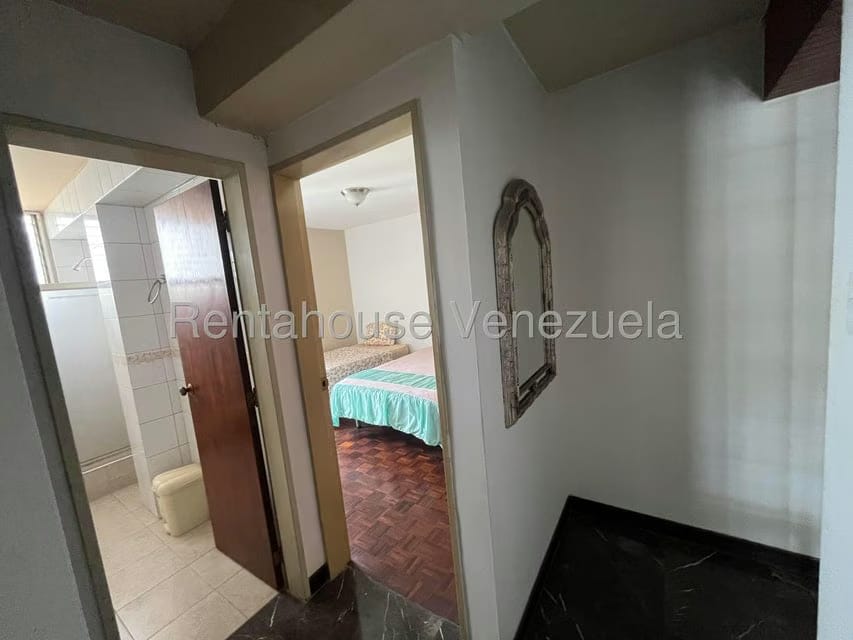 Apartamento (1 Nivel) en Alquiler en Los Palos Grandes, Distrito Metropolitano - 27