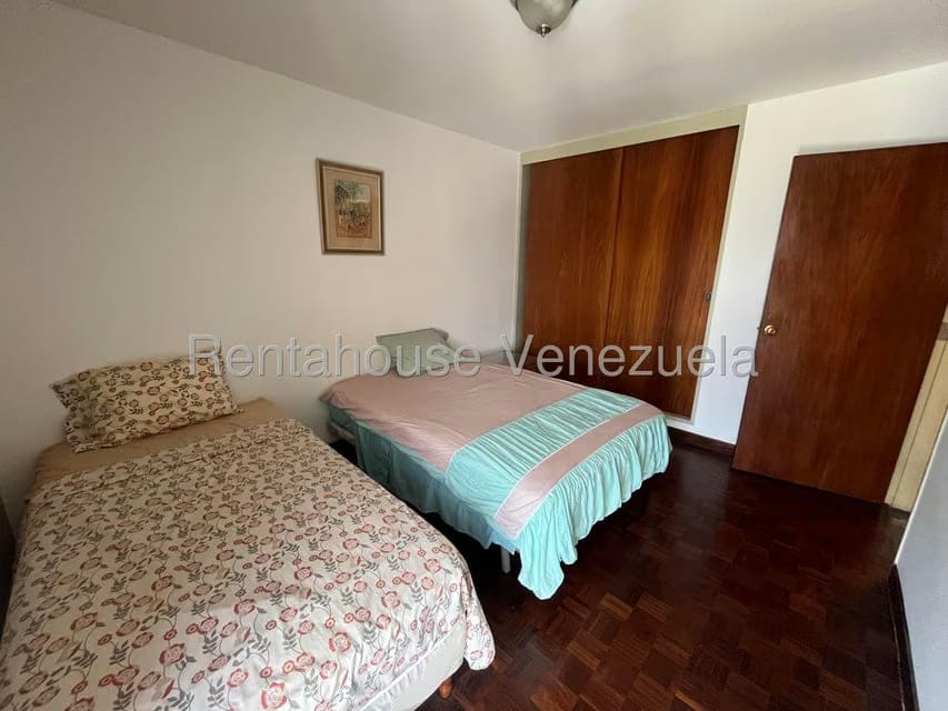 Apartamento (1 Nivel) en Alquiler en Los Palos Grandes, Distrito Metropolitano - 29