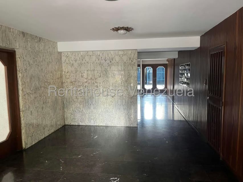 Apartamento (1 Nivel) en Alquiler en Los Palos Grandes, Distrito Metropolitano - 8