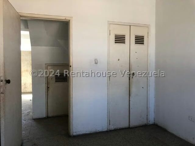 Comercial (Local Comercial) en Alquiler en La Candelaria, Carabobo - 35