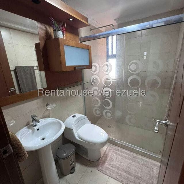 Apartamento (1 Nivel) en Alquiler en Palma Real, Carabobo - 9