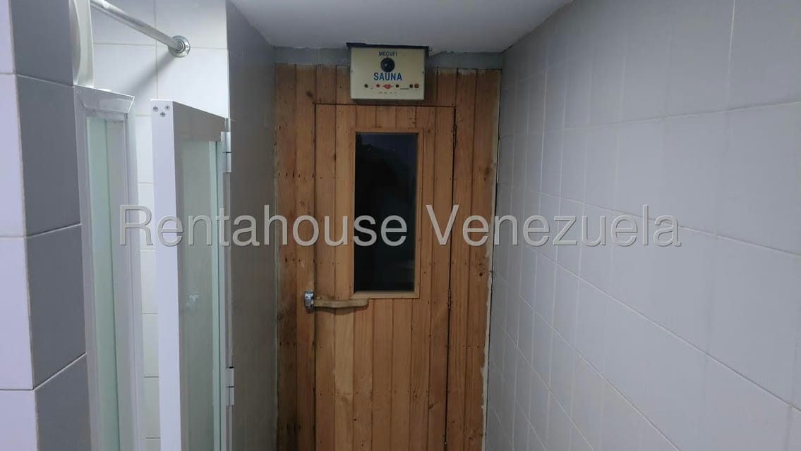 Apartamento (1 Nivel) en Alquiler en Altamira, Distrito Metropolitano - 24