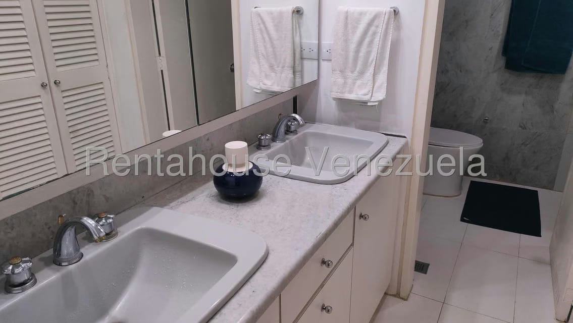 Apartamento (1 Nivel) en Alquiler en Altamira, Distrito Metropolitano - 10