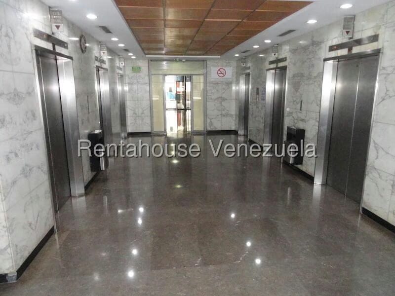 Comercial (Oficina) en Alquiler en Los Palos Grandes, Distrito Metropolitano - 27