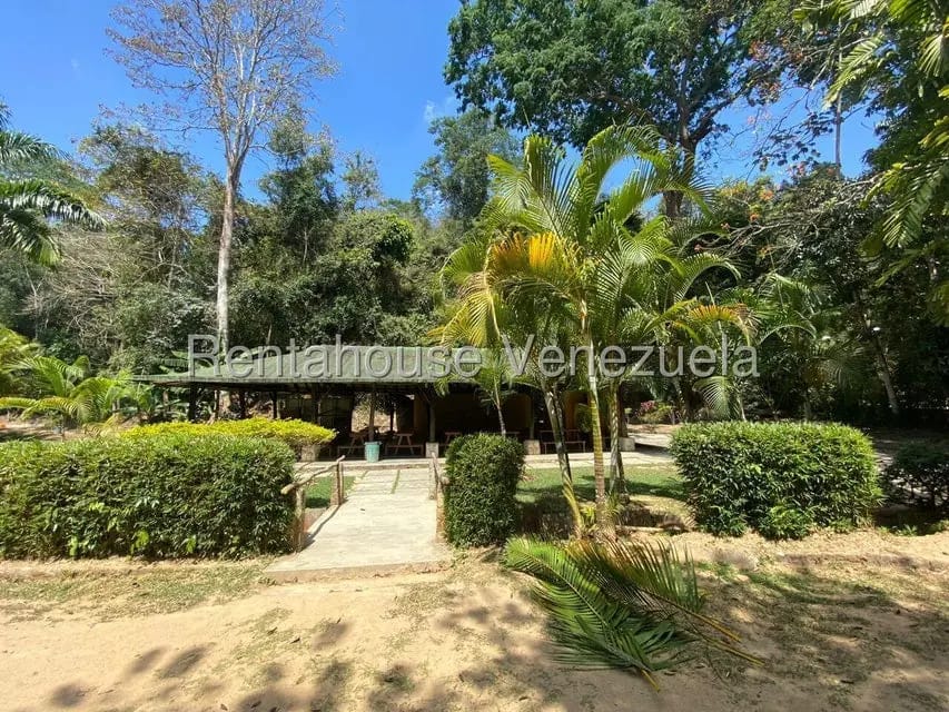 Terreno (Comercial) en Venta en El Hatillo, Distrito Metropolitano - 4