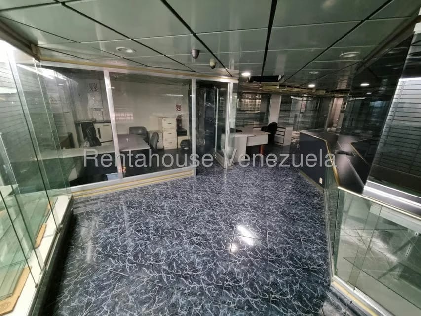 Comercial (Local Comercial) en Alquiler en Parroquia La Candelaria, Distrito Metropolitano - 11