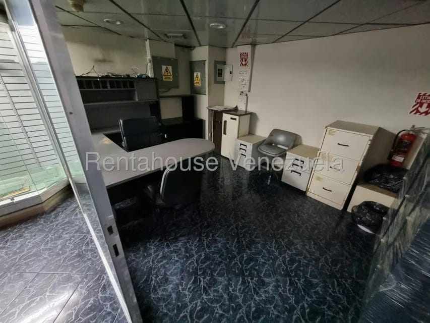 Comercial (Local Comercial) en Alquiler en Parroquia La Candelaria, Distrito Metropolitano - 13