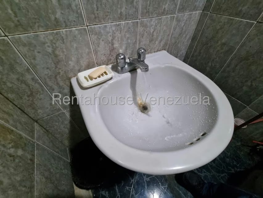 Comercial (Local Comercial) en Alquiler en Parroquia La Candelaria, Distrito Metropolitano - 18