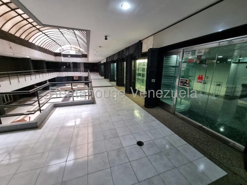 Comercial (Local Comercial) en Alquiler en Parroquia La Candelaria, Distrito Metropolitano - 3