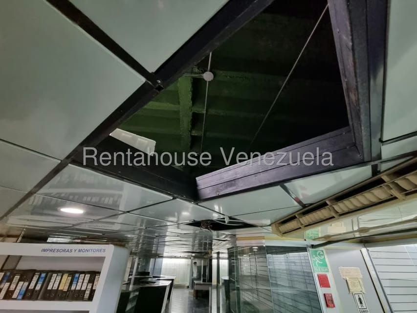 Comercial (Local Comercial) en Alquiler en Parroquia La Candelaria, Distrito Metropolitano - 23