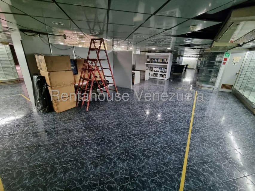 Comercial (Local Comercial) en Alquiler en Parroquia La Candelaria, Distrito Metropolitano - 25