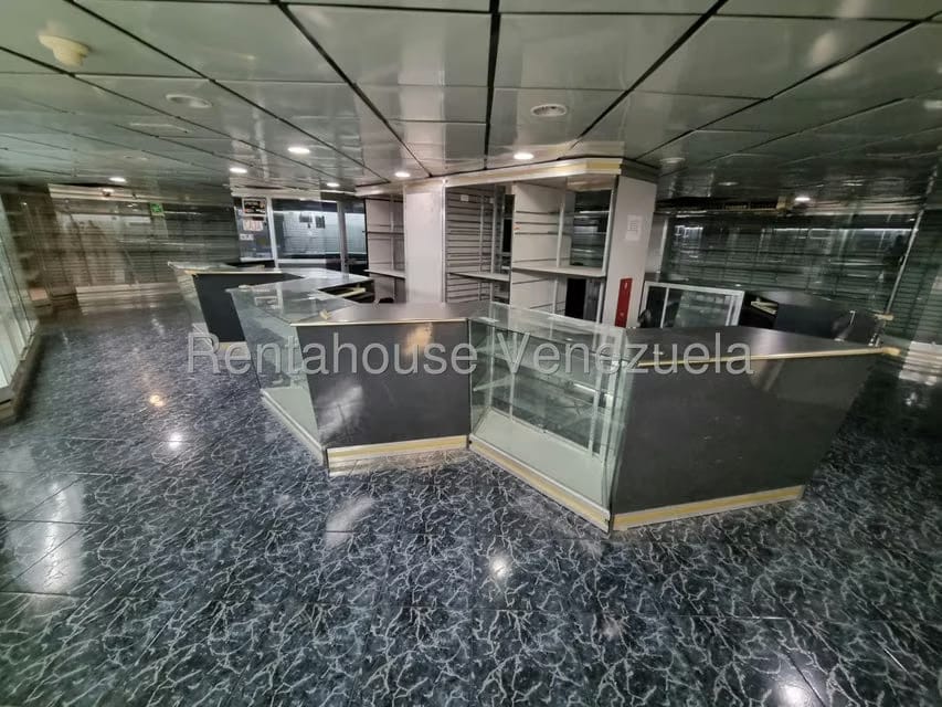 Comercial (Local Comercial) en Alquiler en Parroquia La Candelaria, Distrito Metropolitano - 8