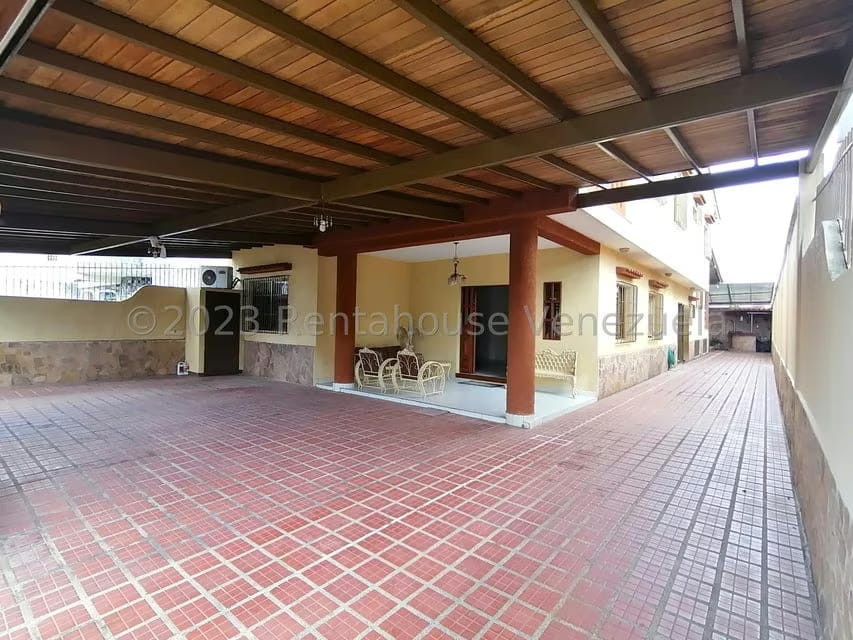 Casa (Multipes Niveles) en Venta en Zona Este, Lara - 2