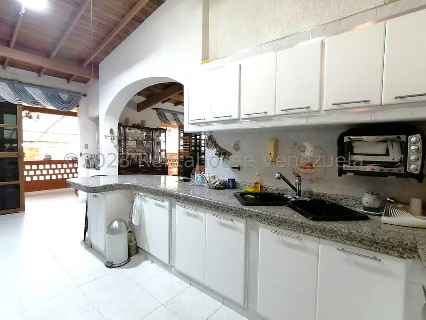 Casa (Multipes Niveles) en Venta en Zona Este, Lara - 11