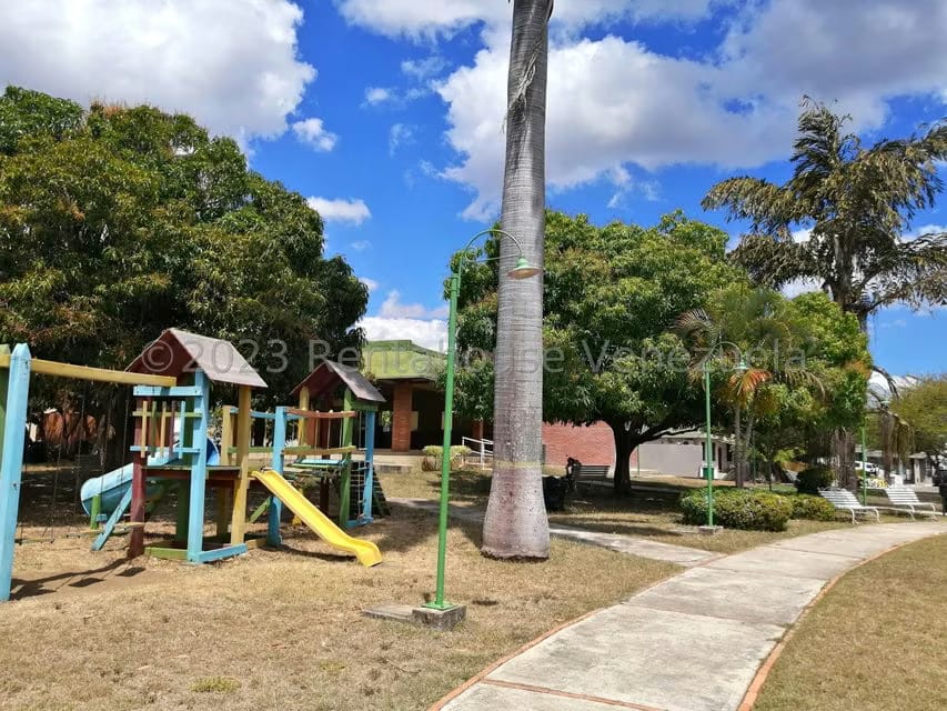Casa (Multipes Niveles) en Venta en Zona Este, Lara - 40