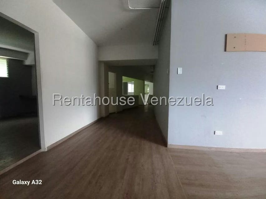 Comercial (Galpon - Deposito) en Alquiler en La Urbina, Distrito Metropolitano - 15