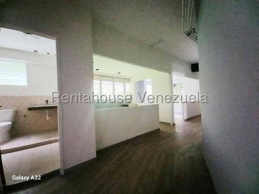 Comercial (Galpon - Deposito) en Alquiler en La Urbina, Distrito Metropolitano - 16