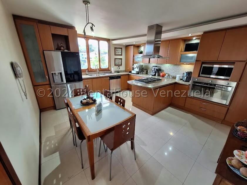 Casa (Multipes Niveles) en Venta en Cumbres de Curumo, Distrito Metropolitano - 15