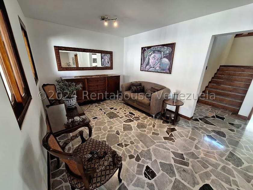 Casa (Multipes Niveles) en Venta en Cumbres de Curumo, Distrito Metropolitano - 3