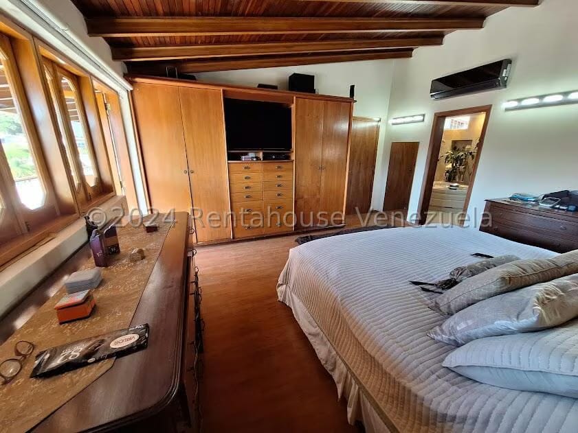 Casa (Multipes Niveles) en Venta en Cumbres de Curumo, Distrito Metropolitano - 21