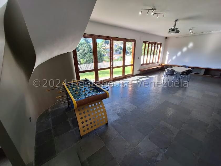 Casa (Multipes Niveles) en Venta en Cumbres de Curumo, Distrito Metropolitano - 37