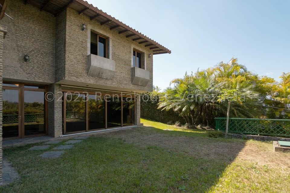 Casa (Multipes Niveles) en Venta en La Lagunita Country Club, Distrito Metropolitano - 2
