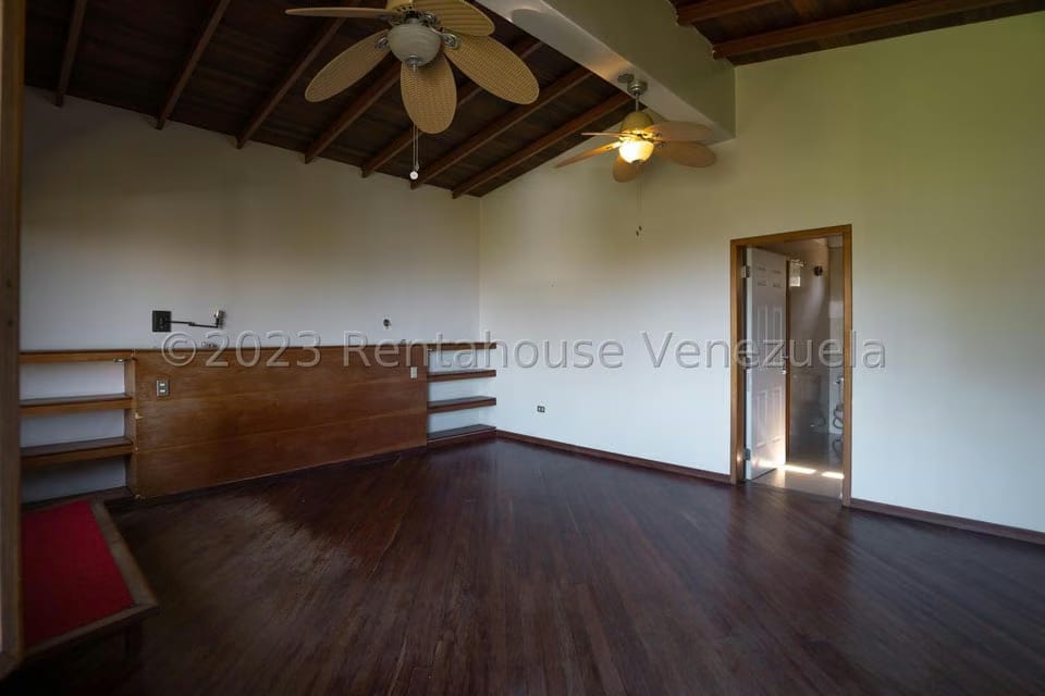 Casa (Multipes Niveles) en Venta en La Lagunita Country Club, Distrito Metropolitano - 32