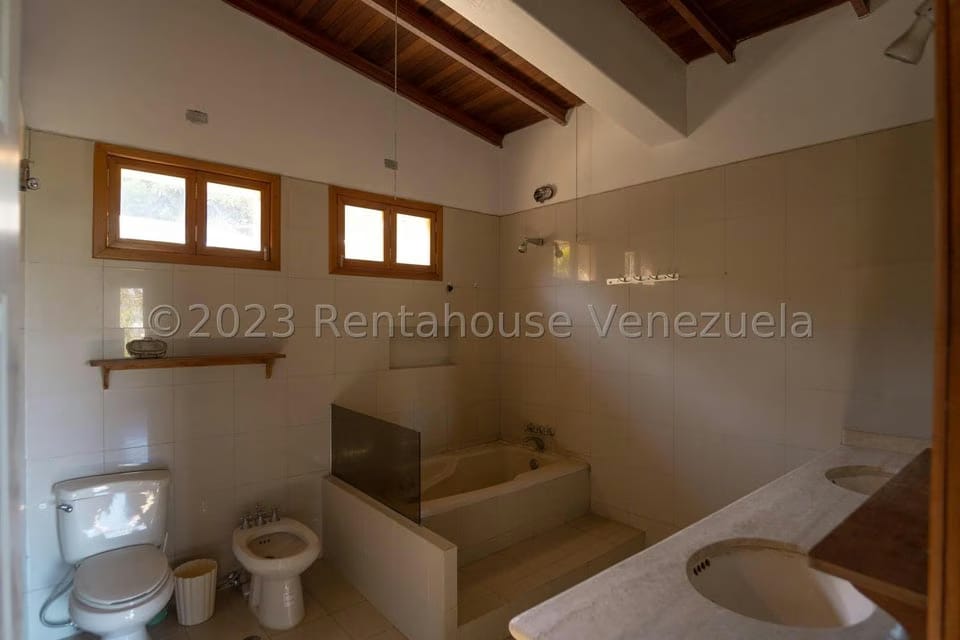 Casa (Multipes Niveles) en Venta en La Lagunita Country Club, Distrito Metropolitano - 33
