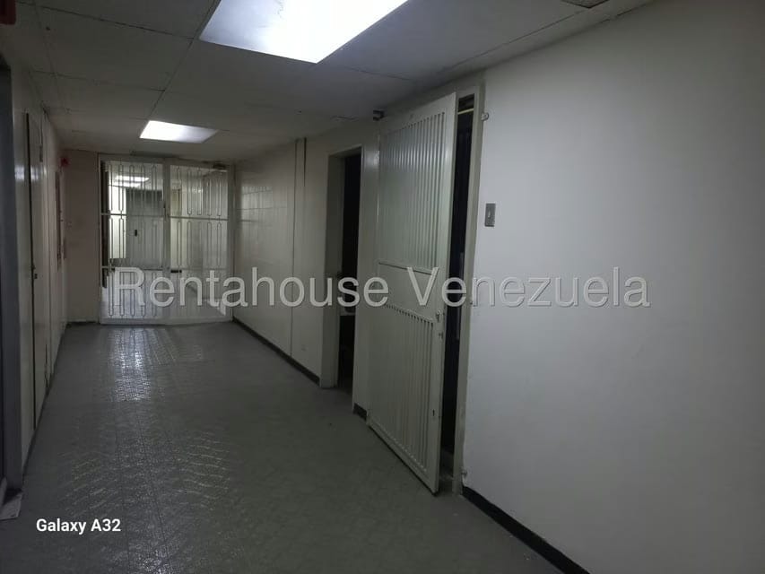 Comercial (Oficina) en Alquiler en Parroquia Catedral, Distrito Metropolitano - 3