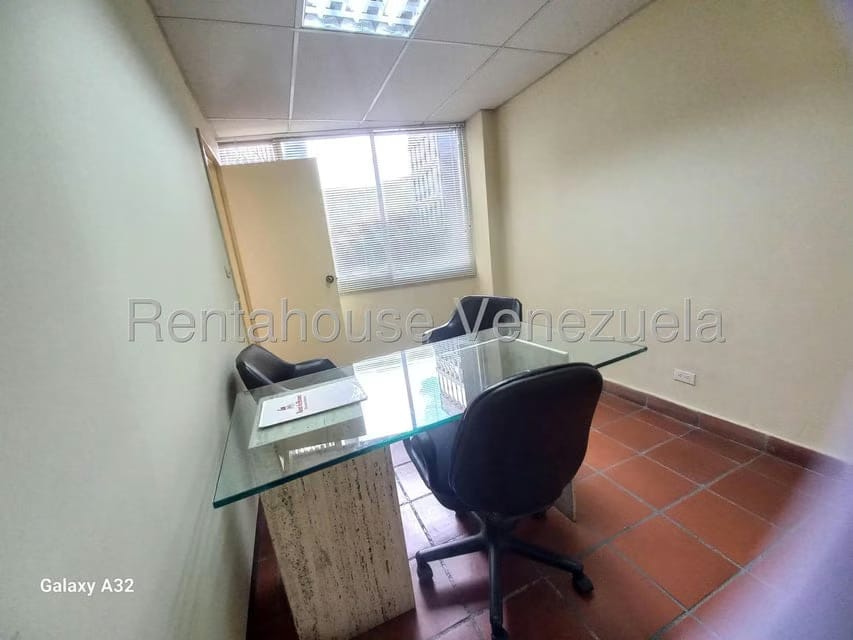 Comercial (Oficina) en Alquiler en Parroquia Catedral, Distrito Metropolitano - 6