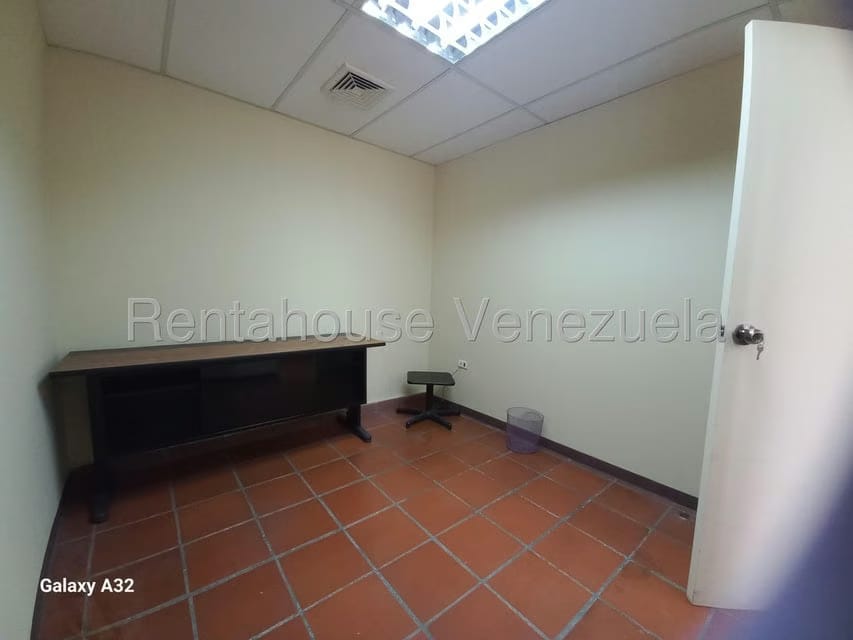 Comercial (Oficina) en Alquiler en Parroquia Catedral, Distrito Metropolitano - 9