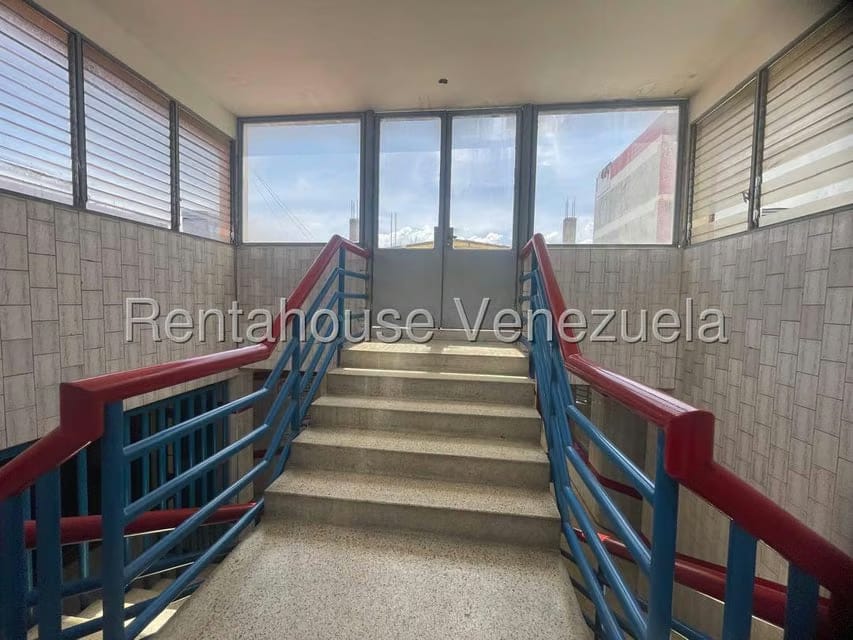 Comercial (Edificio) en Venta en Zona Oeste, Lara - 15