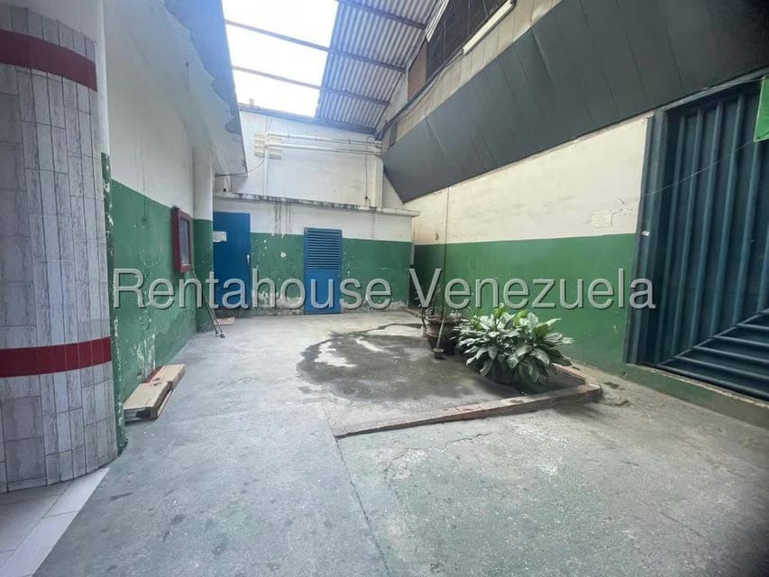 Comercial (Edificio) en Venta en Zona Oeste, Lara - 5