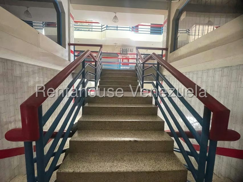 Comercial (Edificio) en Venta en Zona Oeste, Lara - 8