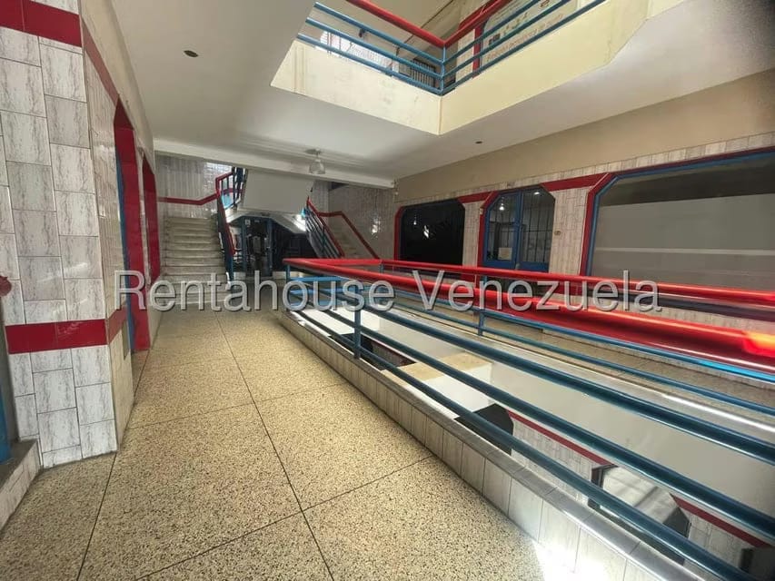 Comercial (Edificio) en Venta en Zona Oeste, Lara - 10
