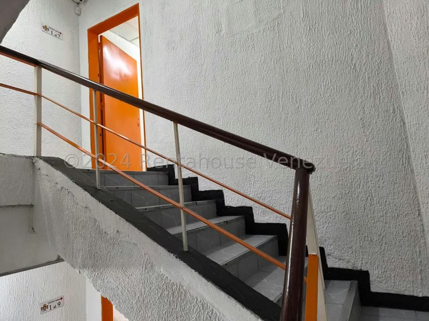 Comercial (Oficina) en Alquiler en Parroquia La Candelaria, Distrito Metropolitano - 9