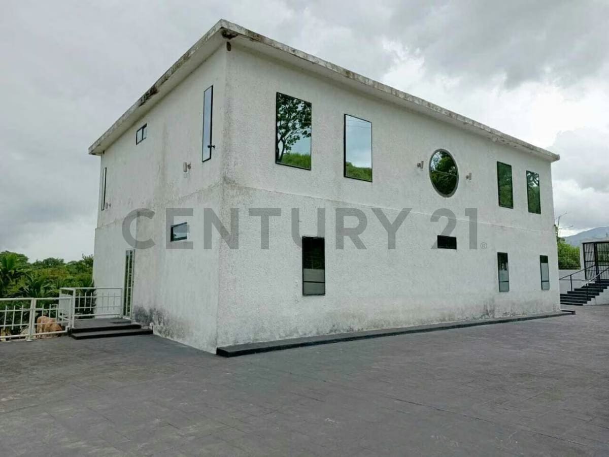 HERMOSA QUINTA EN VENTA - 2