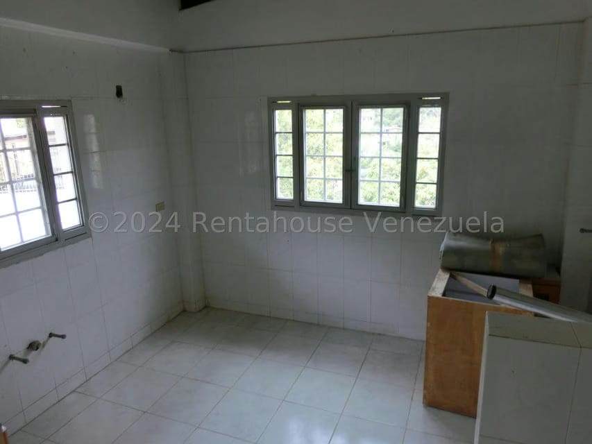 Casa (Multipes Niveles) en Venta en El Amarillo, Miranda - 14