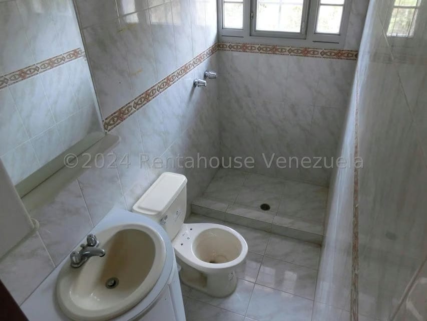 Casa (Multipes Niveles) en Venta en El Amarillo, Miranda - 18