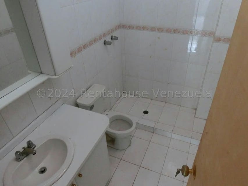 Casa (Multipes Niveles) en Venta en El Amarillo, Miranda - 20