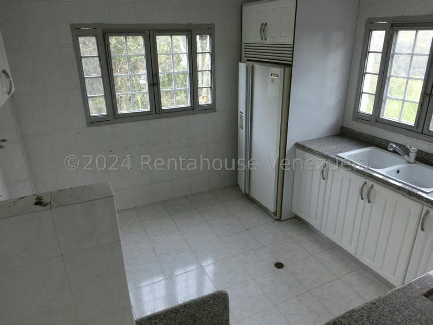 Casa (Multipes Niveles) en Venta en El Amarillo, Miranda - 3