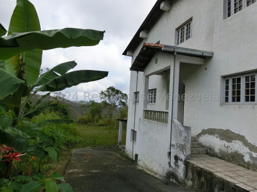 Casa (Multipes Niveles) en Venta en El Amarillo, Miranda - 26