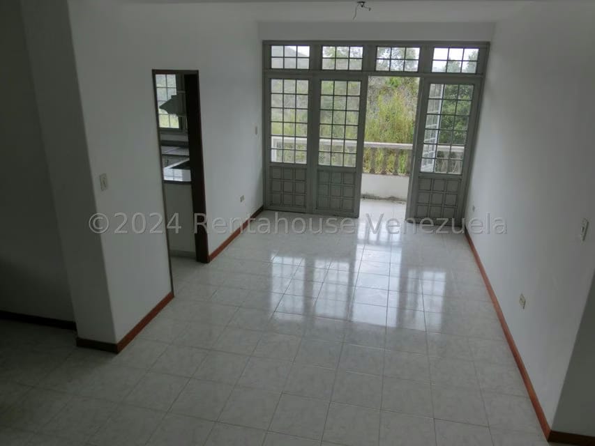 Casa (Multipes Niveles) en Venta en El Amarillo, Miranda - 4
