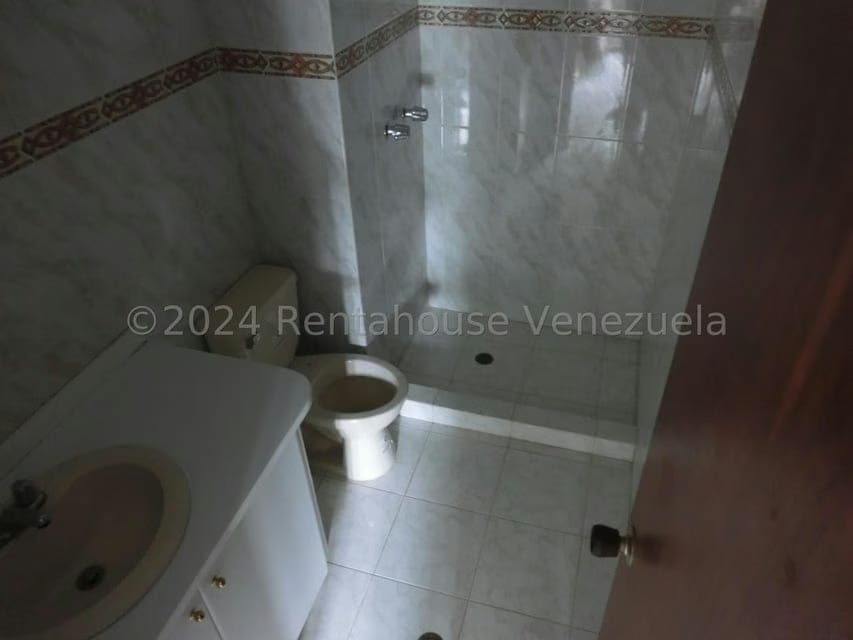 Casa (Multipes Niveles) en Venta en El Amarillo, Miranda - 7