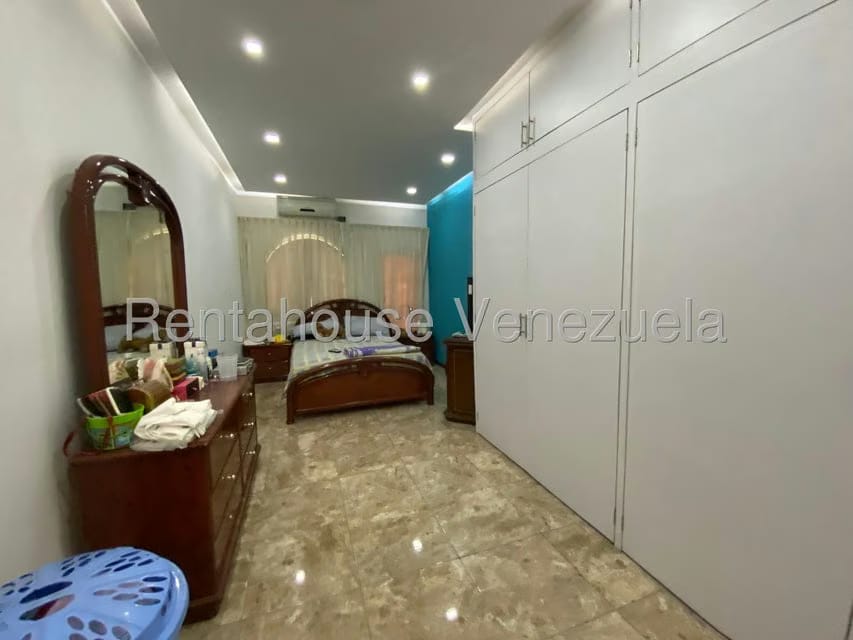 Casa (Multipes Niveles) en Venta en Santa Monica, Distrito Metropolitano - 17