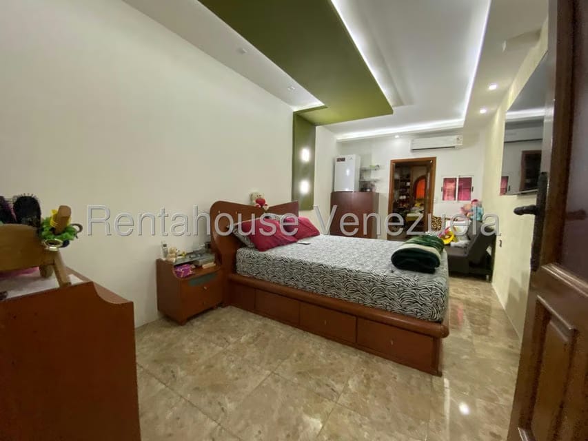 Casa (Multipes Niveles) en Venta en Santa Monica, Distrito Metropolitano - 22